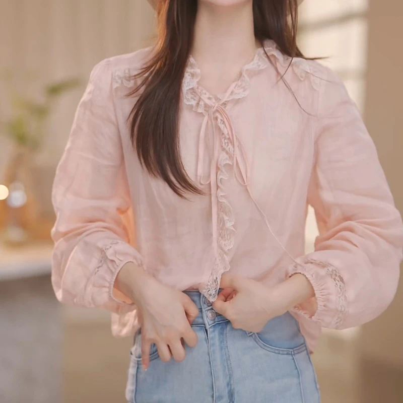 2025年秋时尚百搭长袖气质木耳透气蕾丝纯色圆领衬衫LK2505735