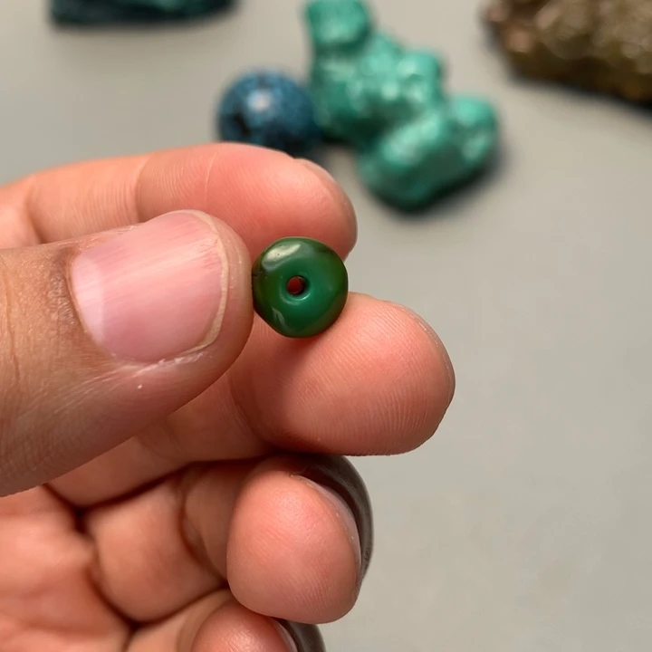 绿松石未镶嵌颈饰