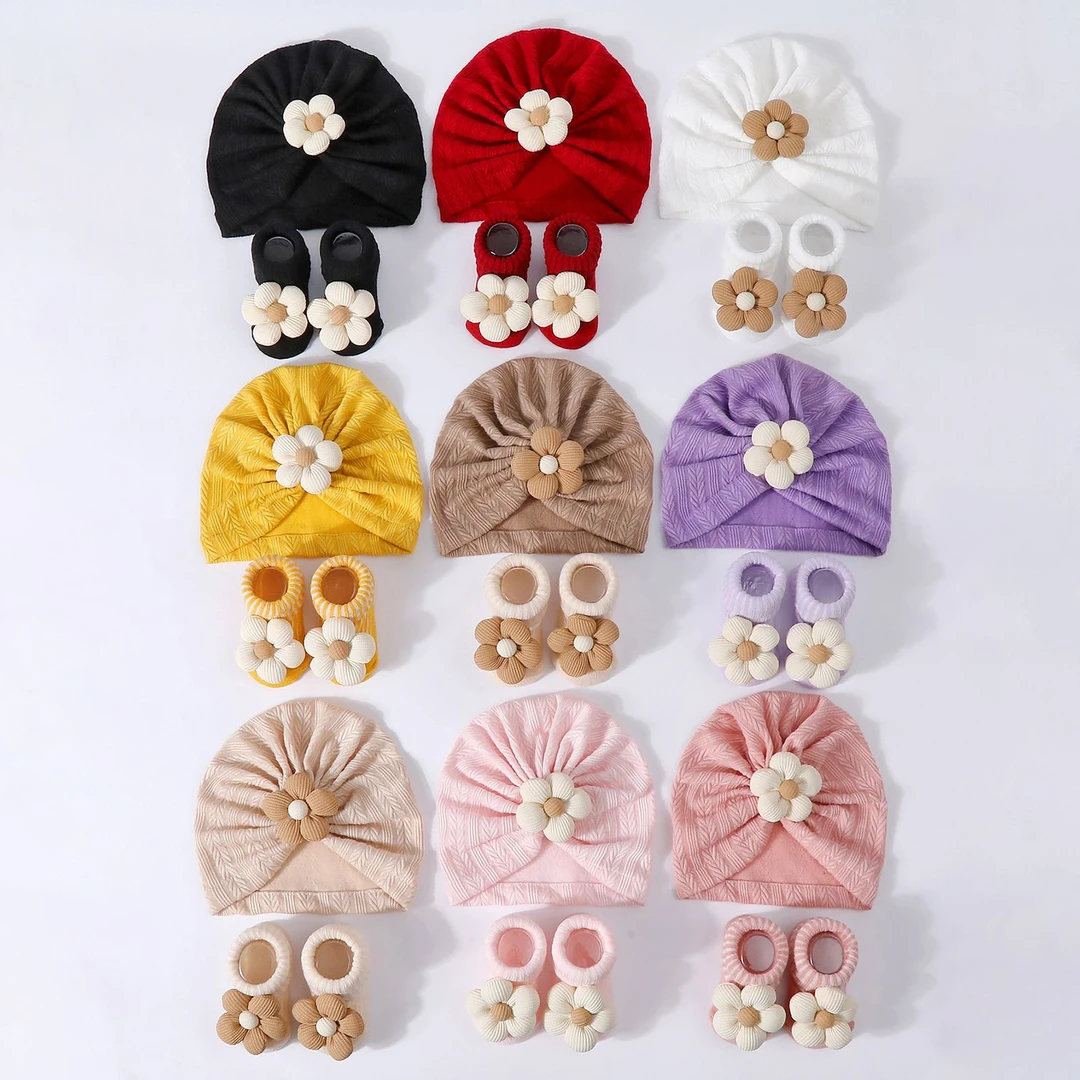 2025婴儿针织充棉大手工花+针织袜套装婴儿帽子头巾帽新生儿用品