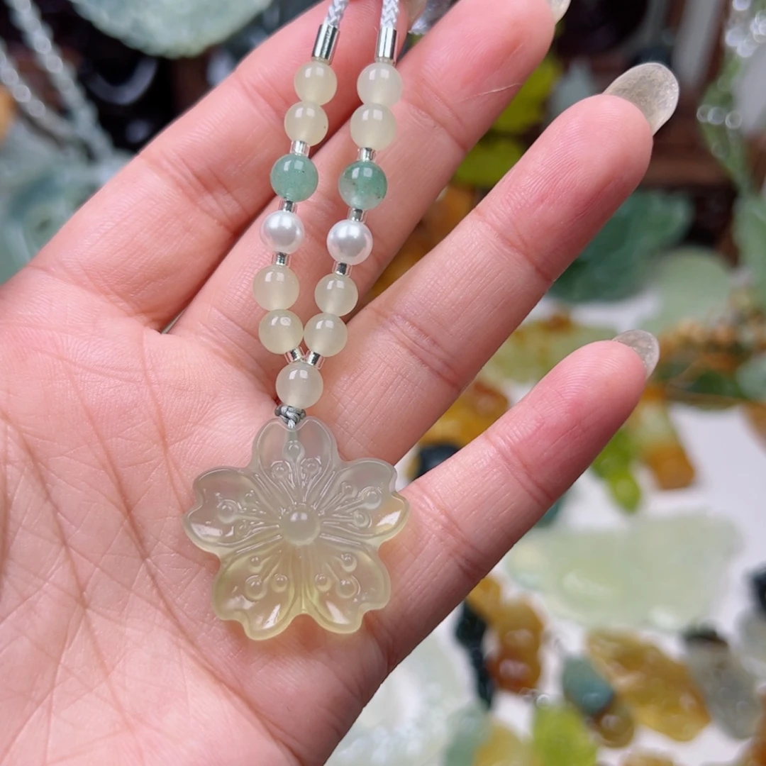 未镶嵌蛇纹石玉颈饰