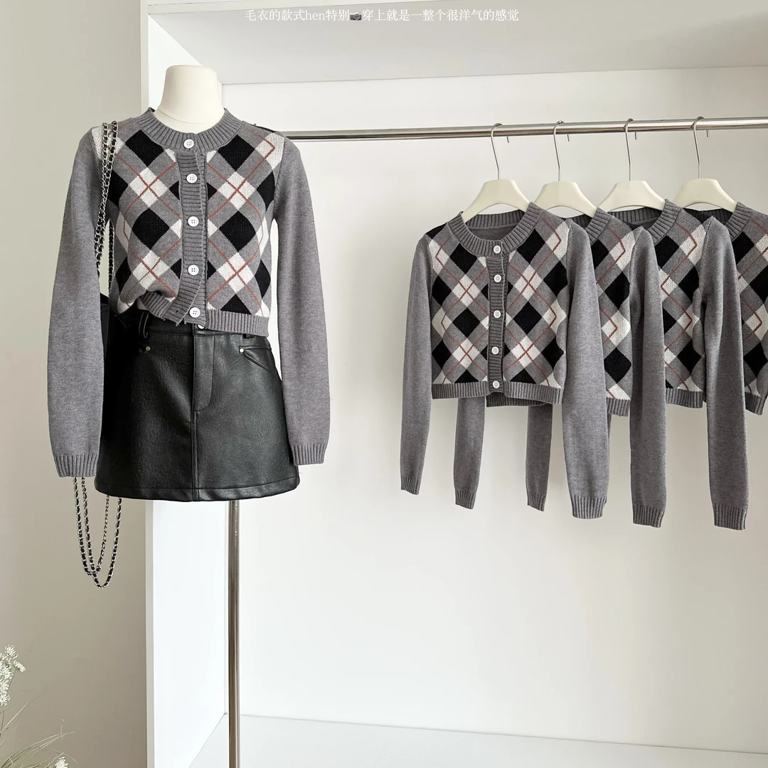 秋上新！学院风撞色菱形针织衫女长袖圆领毛衣外套女