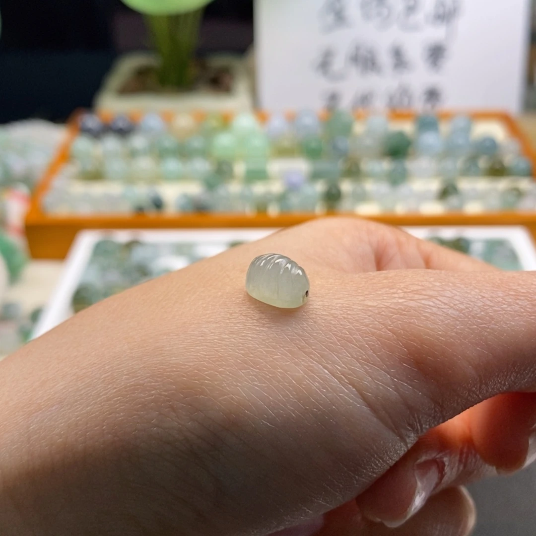 翡翠散珠天然翡翠贝壳9+