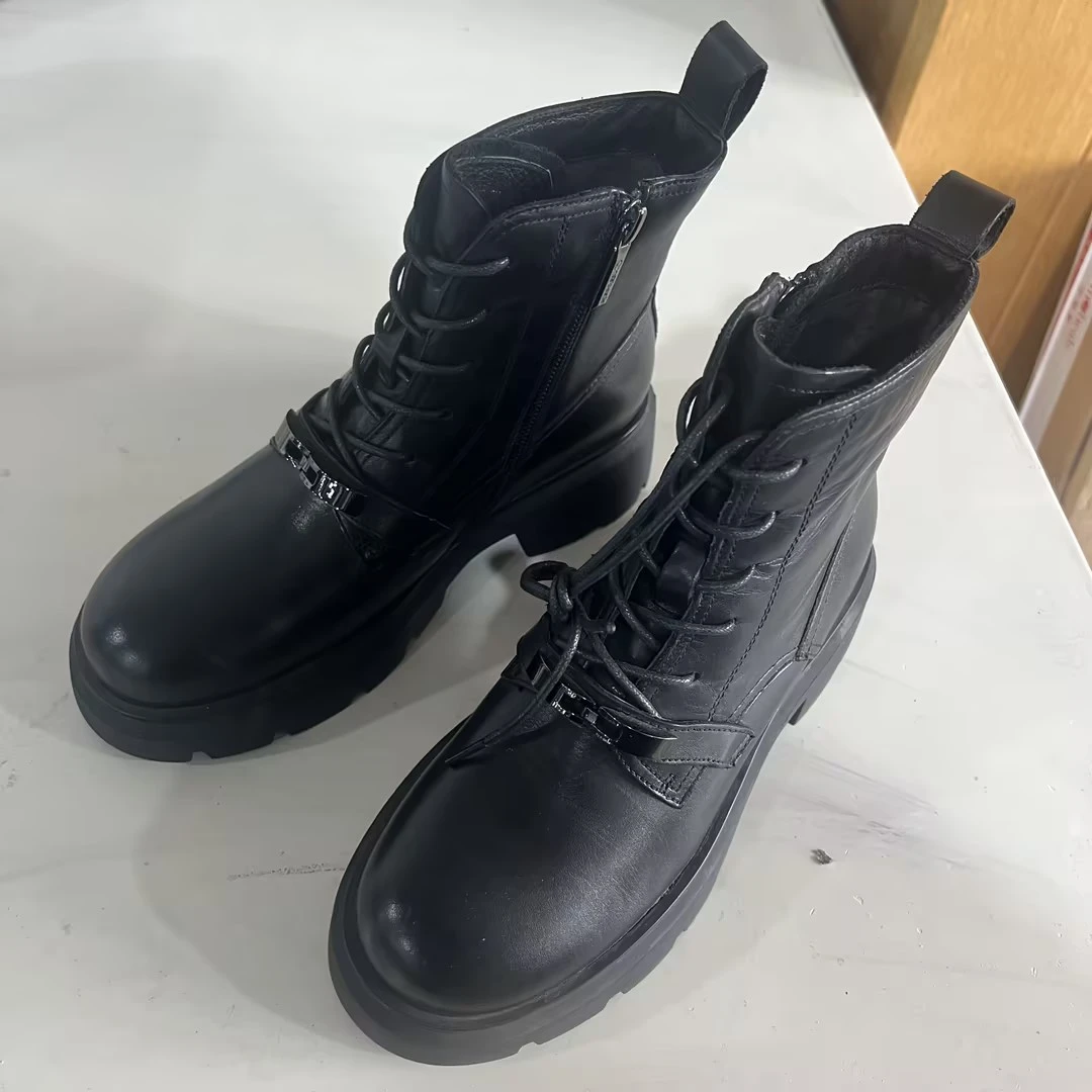 2411106B0187短靴B411