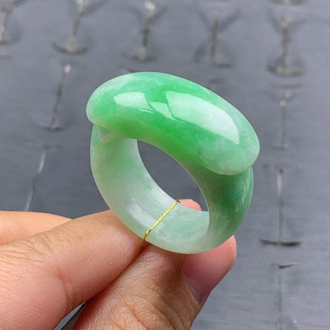 26-27号缅甸天然A货翡翠T206 内径21.6/12/4mm 飘绿马鞍戒指扳指