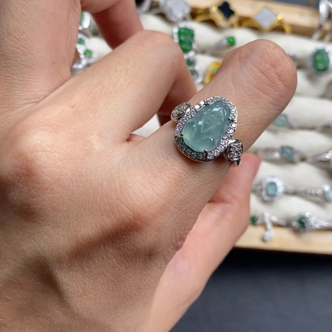 翡翠颈饰未镶嵌翡翠