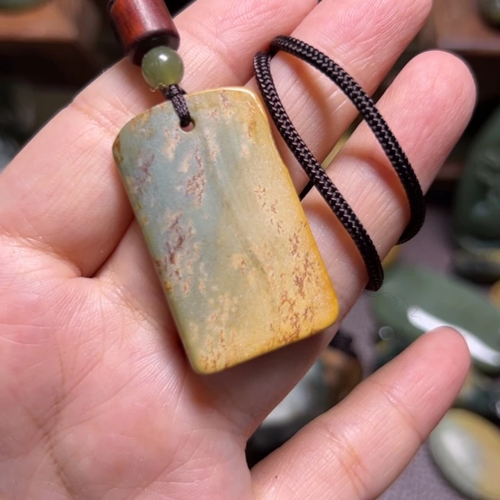 岫岩河磨玉（透闪石质玉）未镶嵌颈饰