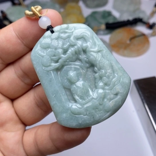 翡翠未镶嵌颈饰翡翠