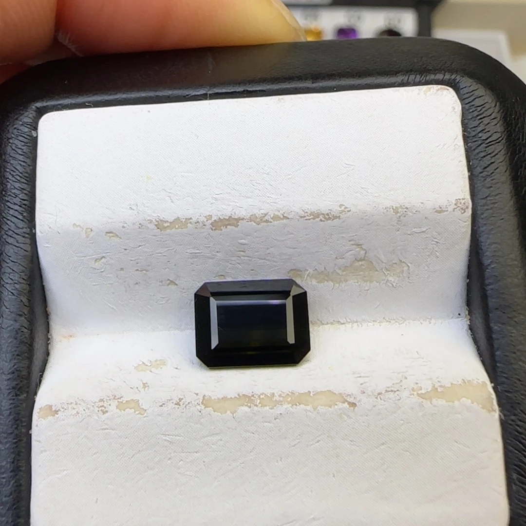 珠宝半成品碧玺未镶嵌天然2.08克拉黑碧玺