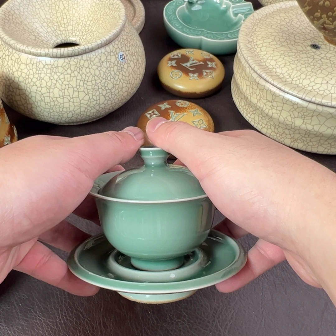 青瓷茶器青瓷茶器微瑕