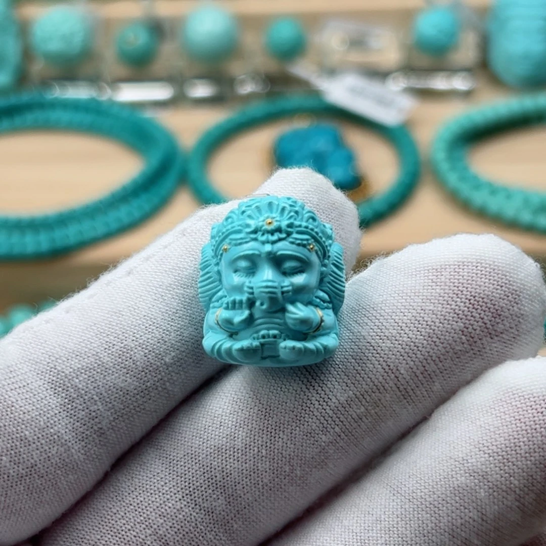 绿松石未镶嵌珠宝奇石