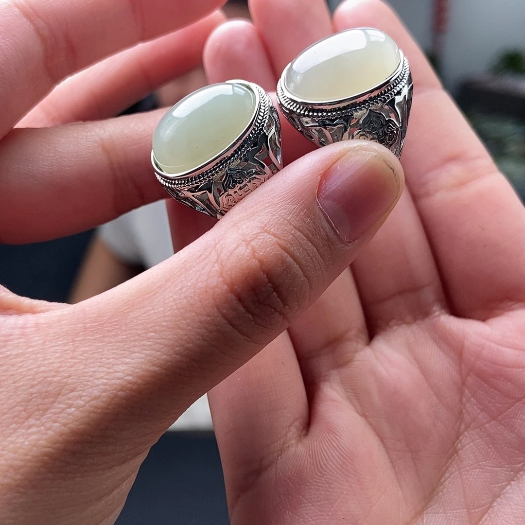 和田玉戒指颜色多样性发拍一发一未镶嵌