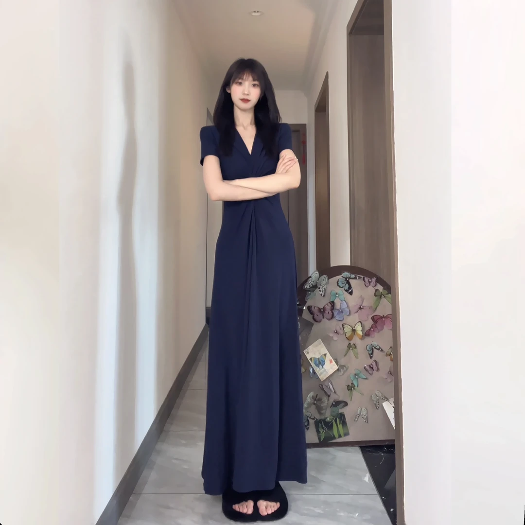 法式V领大摆长裙显瘦气质夏季收腰修身后妈裙2025爆款新款连衣裙