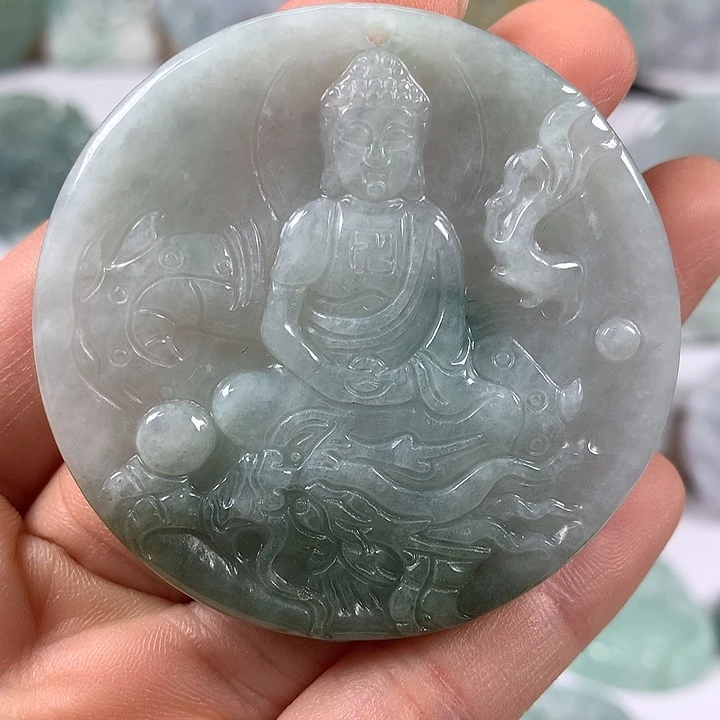 翡翠未镶嵌颈饰玉龙大日如来