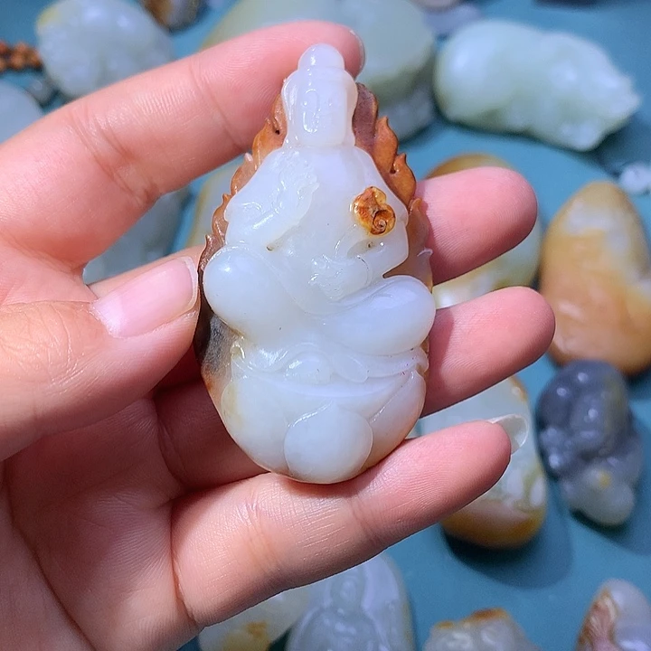 你***9和田玉未镶嵌颈饰