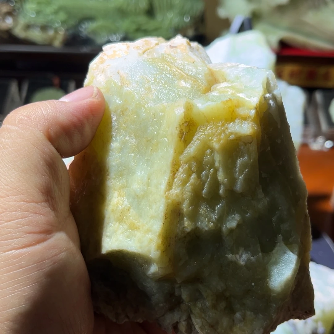 蛇纹石玉未镶嵌珠宝奇石
