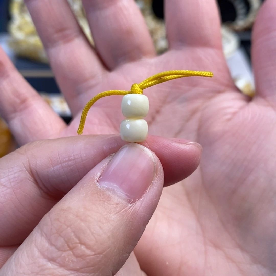 蜜蜡未镶嵌裸石瓷白花老型对珠6.5