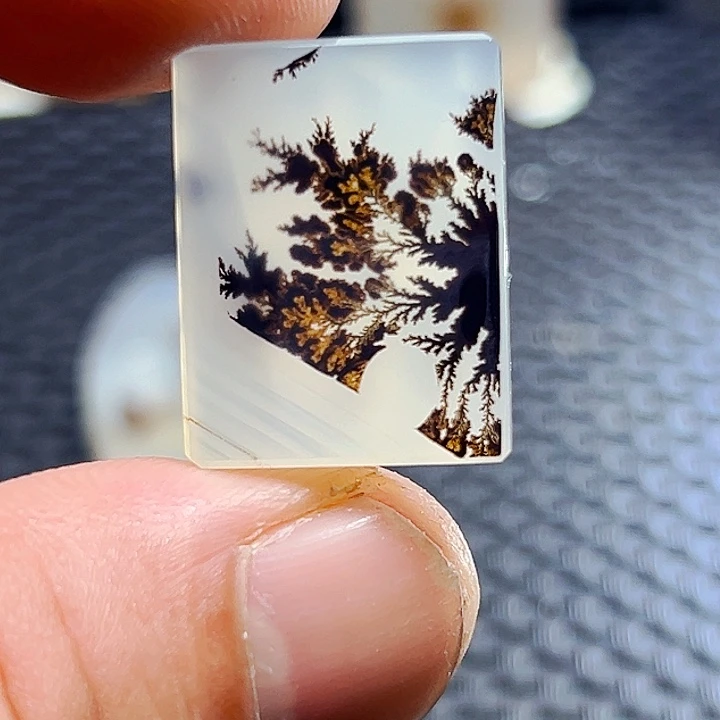 泥***人未镶嵌玛瑙/玉髓珠宝半成品