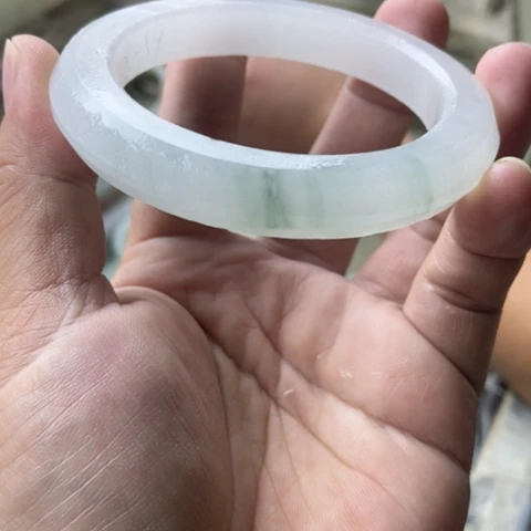 ღ***࿐石英质玉（金丝玉）未镶嵌手镯加工定制