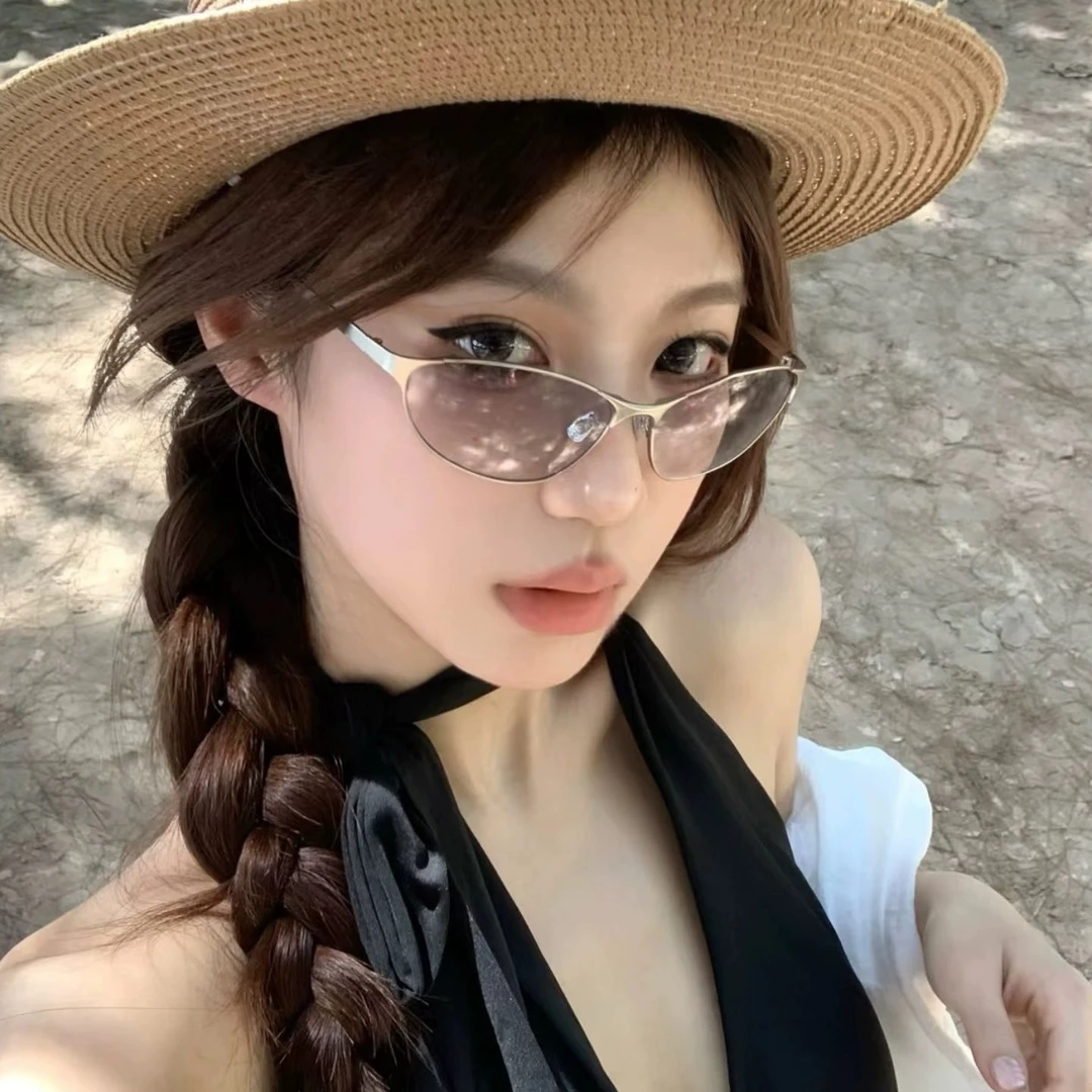 美式猫眼墨镜女科技感网红街拍太阳镜时髦前卫赛博朋克太阳镜