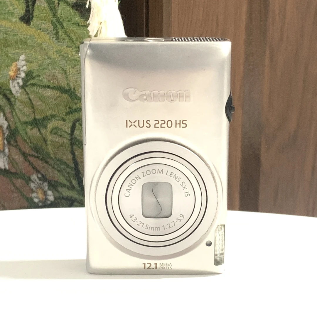 9新 Canon/佳能 ixus220银色1210w像素5x光学变焦ccd数码相机