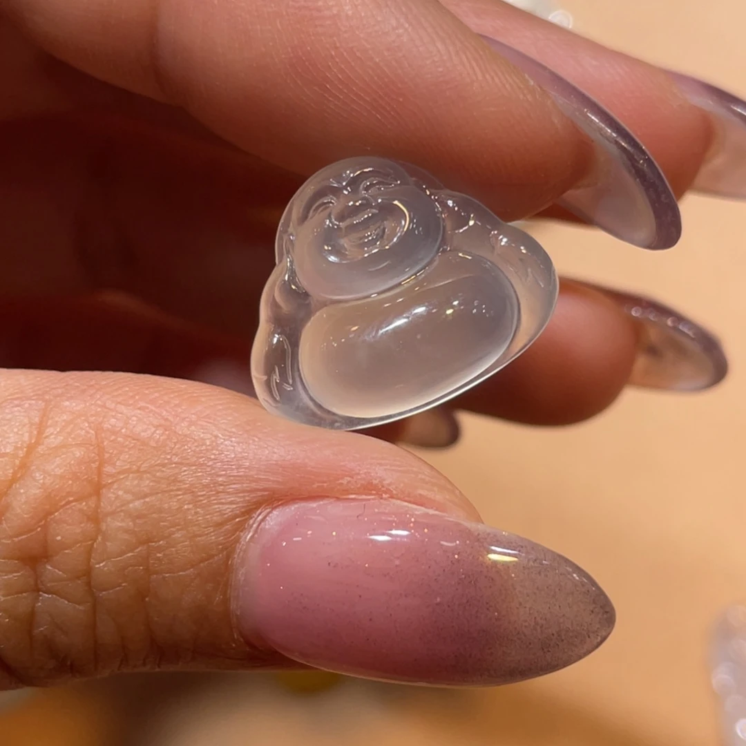 翡翠未镶嵌颈饰佛公