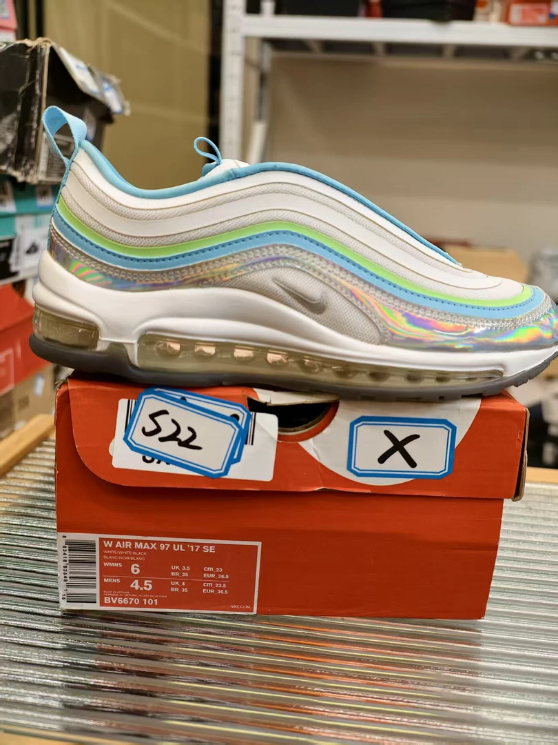nike air max 运动鞋 全新原盒 36.5码 11.18 孙 S22
