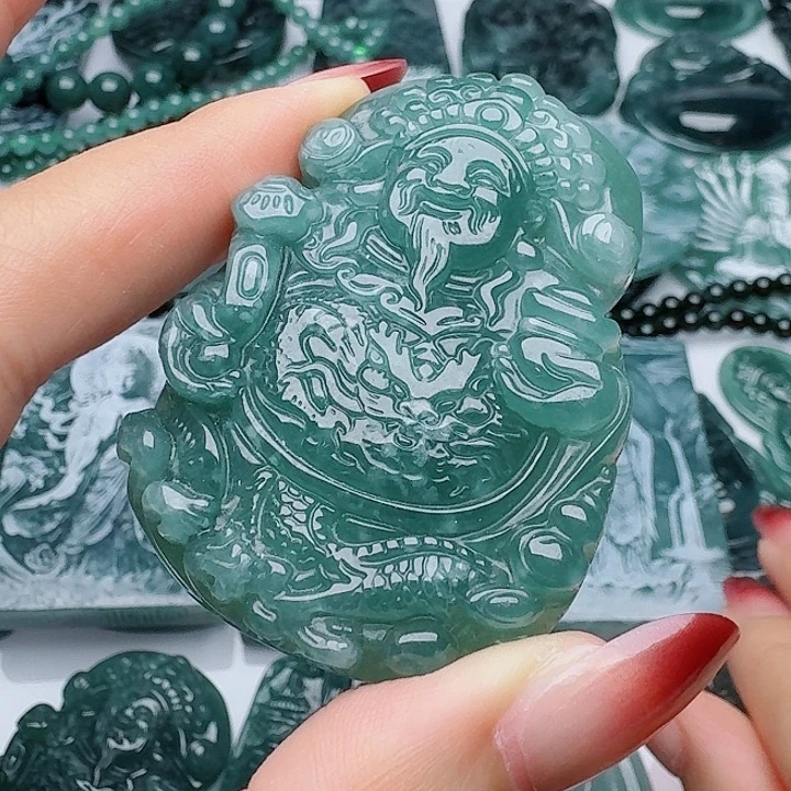 颈饰未镶嵌翡翠天然的A货翡翠多样性发其一