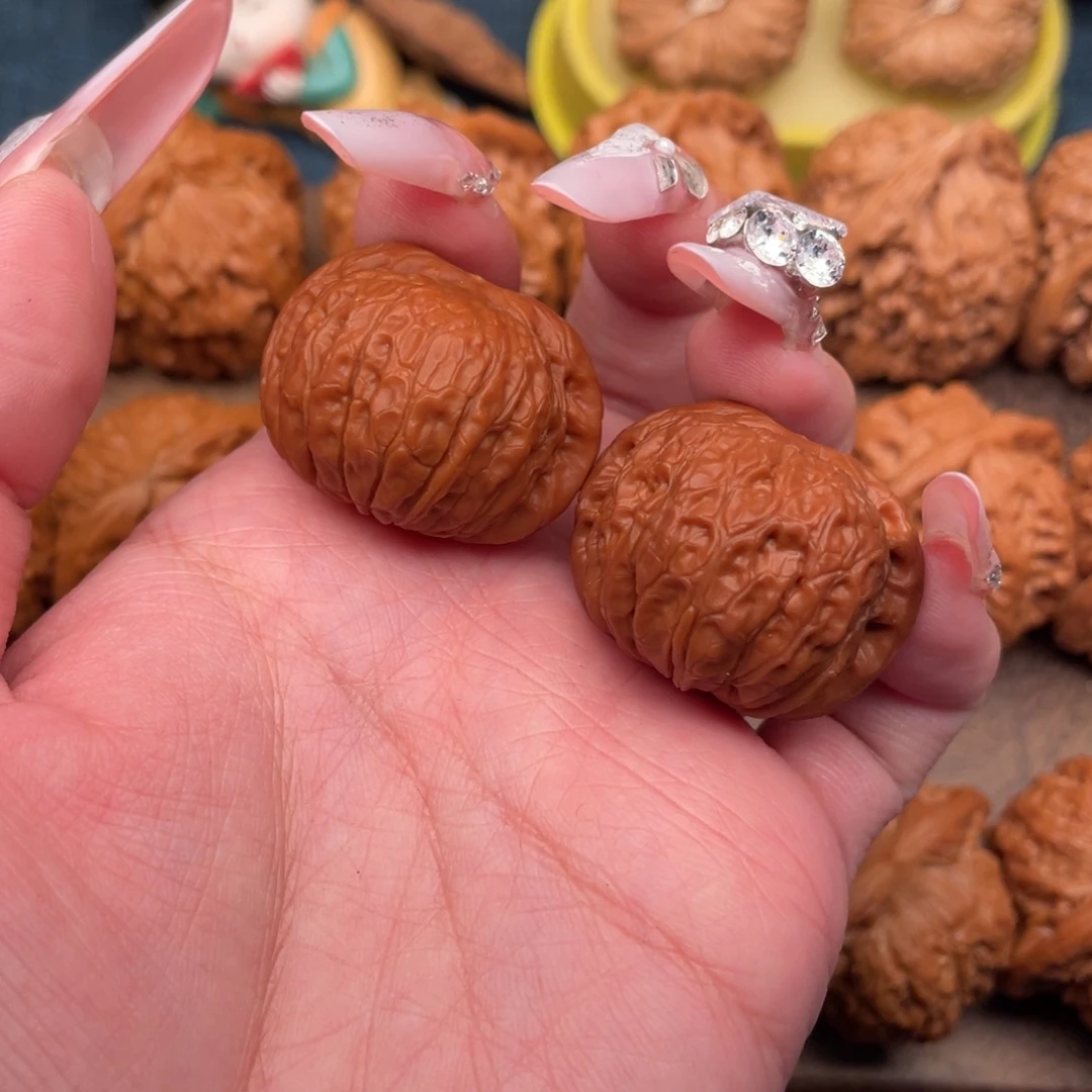 文玩核桃把件全品，手捻，血麒麟32