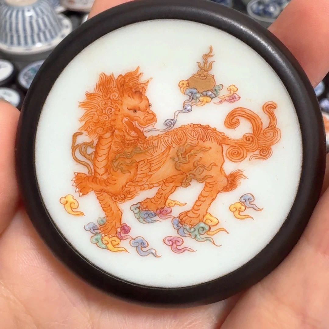冷***、瓷片貔貅挂件一个