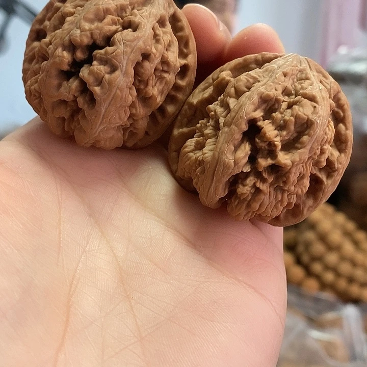 文玩核桃把件41粗筋红皮肚差尺