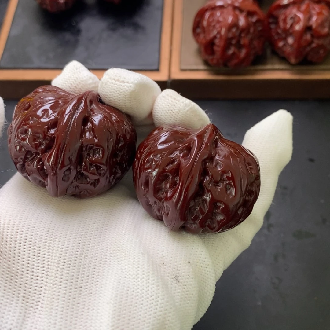 文玩核桃吊坠元宝