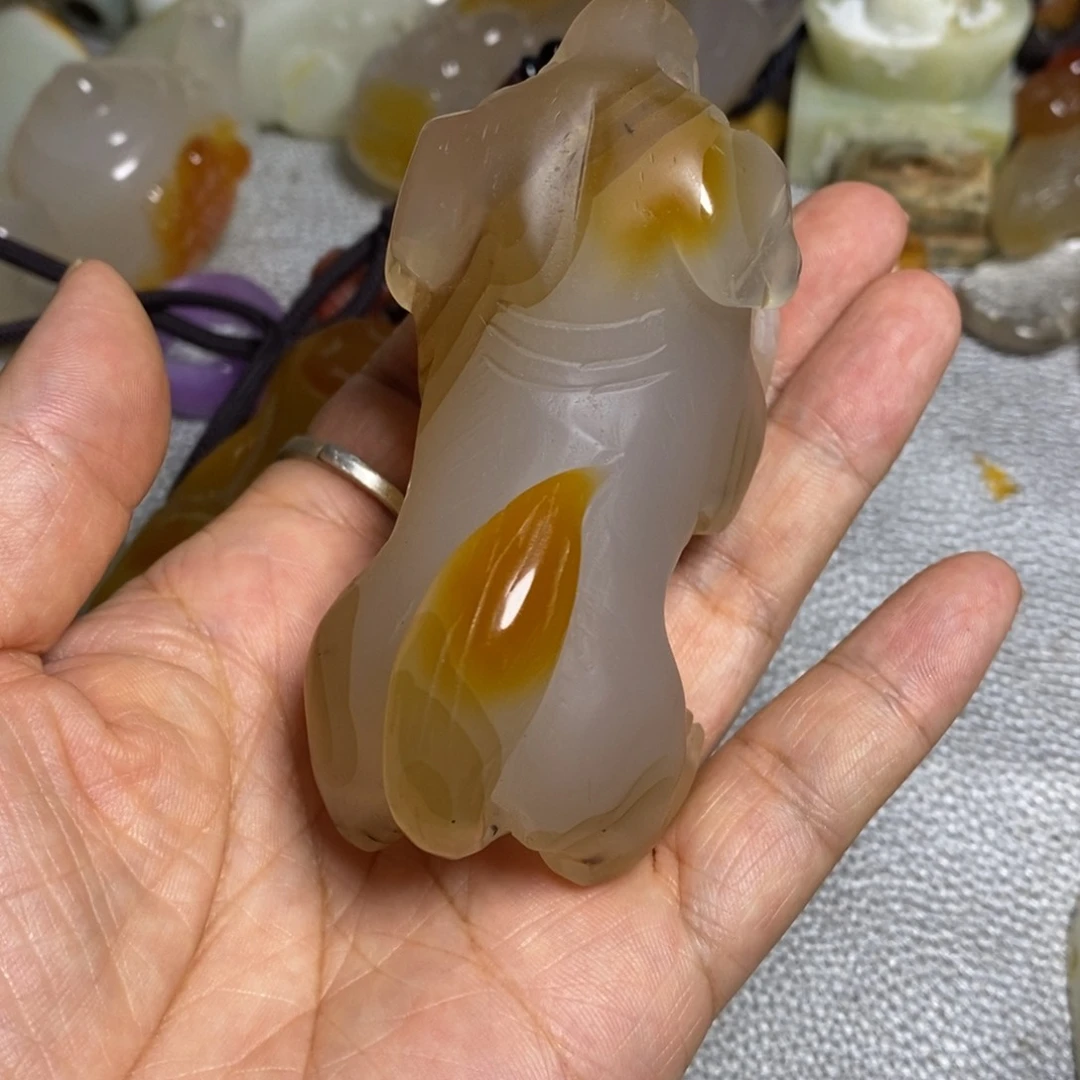 冫***和田玉（糖玉）未镶嵌颈饰