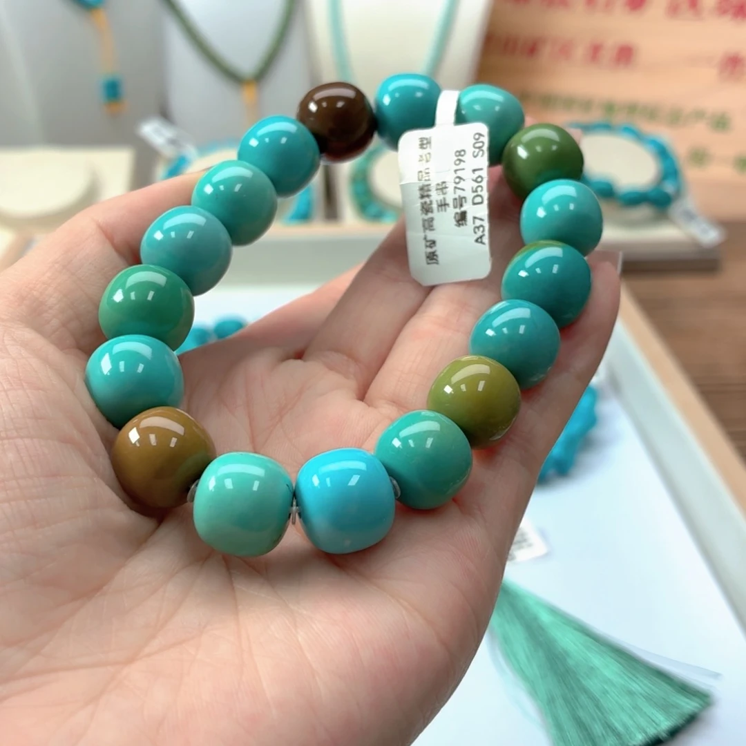 油***油绿松石未镶嵌珠宝奇石