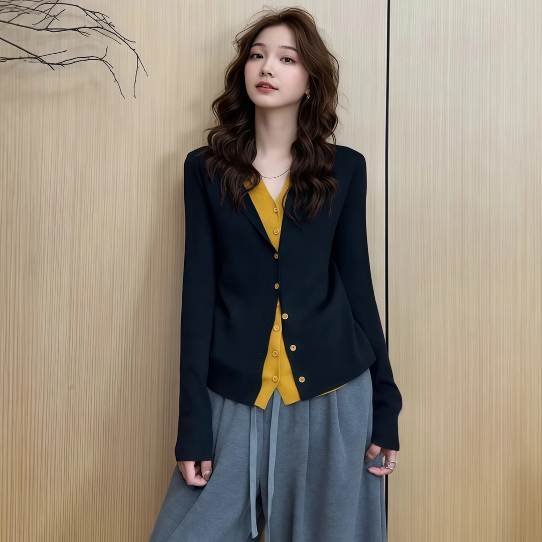 韩系V领撞色假两件针织衫女2025秋季新款大码胖MM设计感绝美上衣