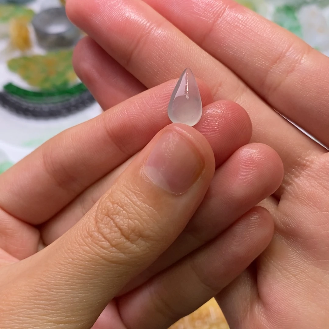 定制翡翠未镶嵌水滴