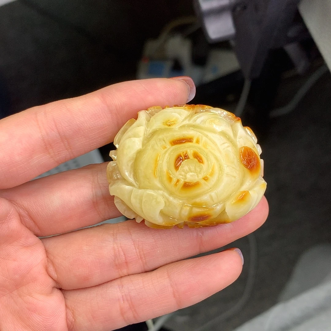 琥珀未镶嵌珠宝奇石44*35*19