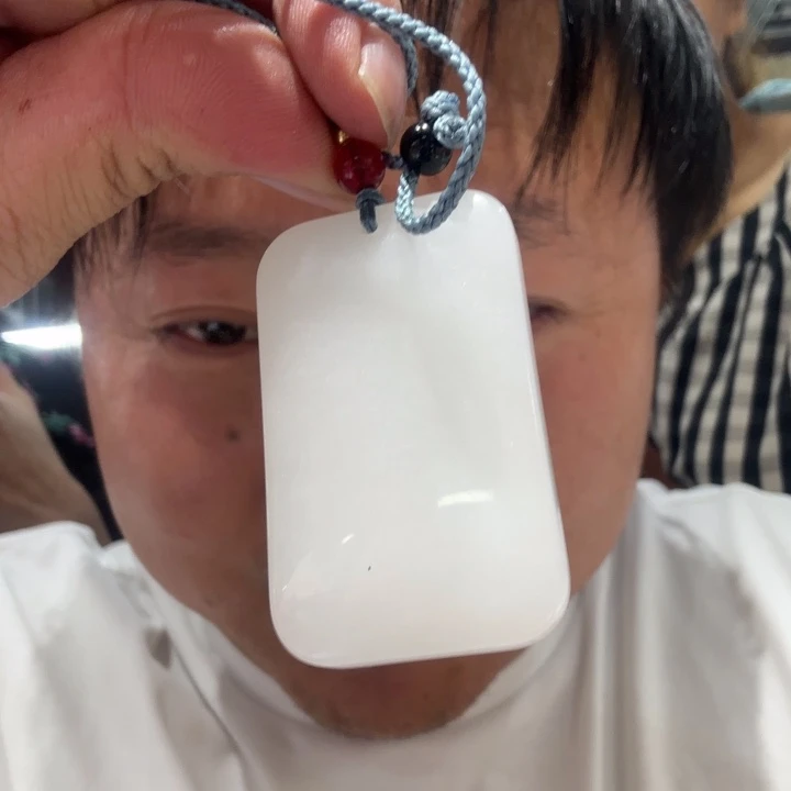 石英岩玉未镶嵌颈饰