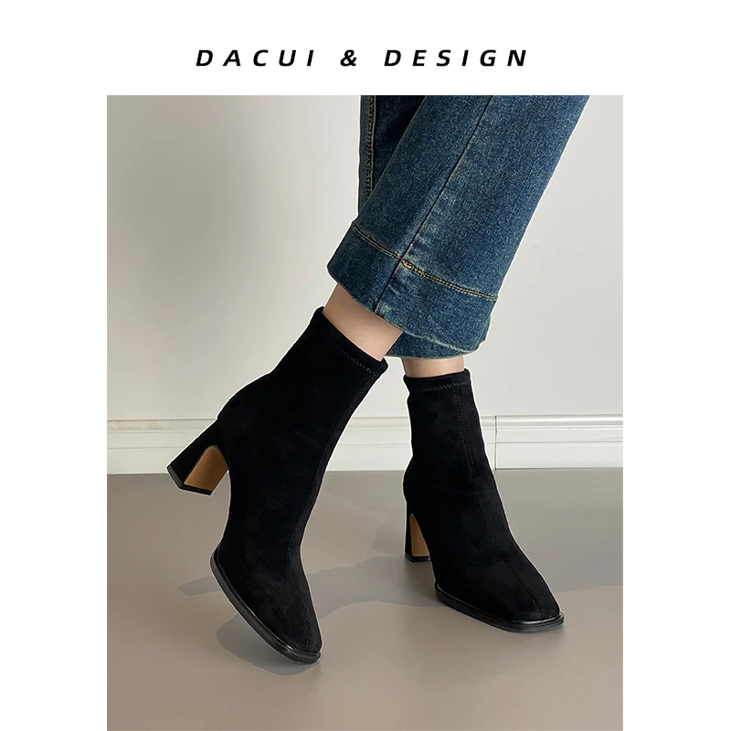 拜年穿搭~高级感法式方头靴女洋气绒面粗跟短靴配大衣通勤瘦瘦靴