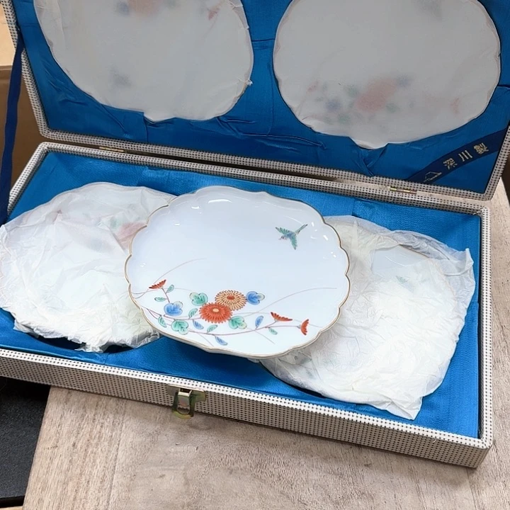 瓷片噗哈哈哈哈哈哈哈哈哈我笑