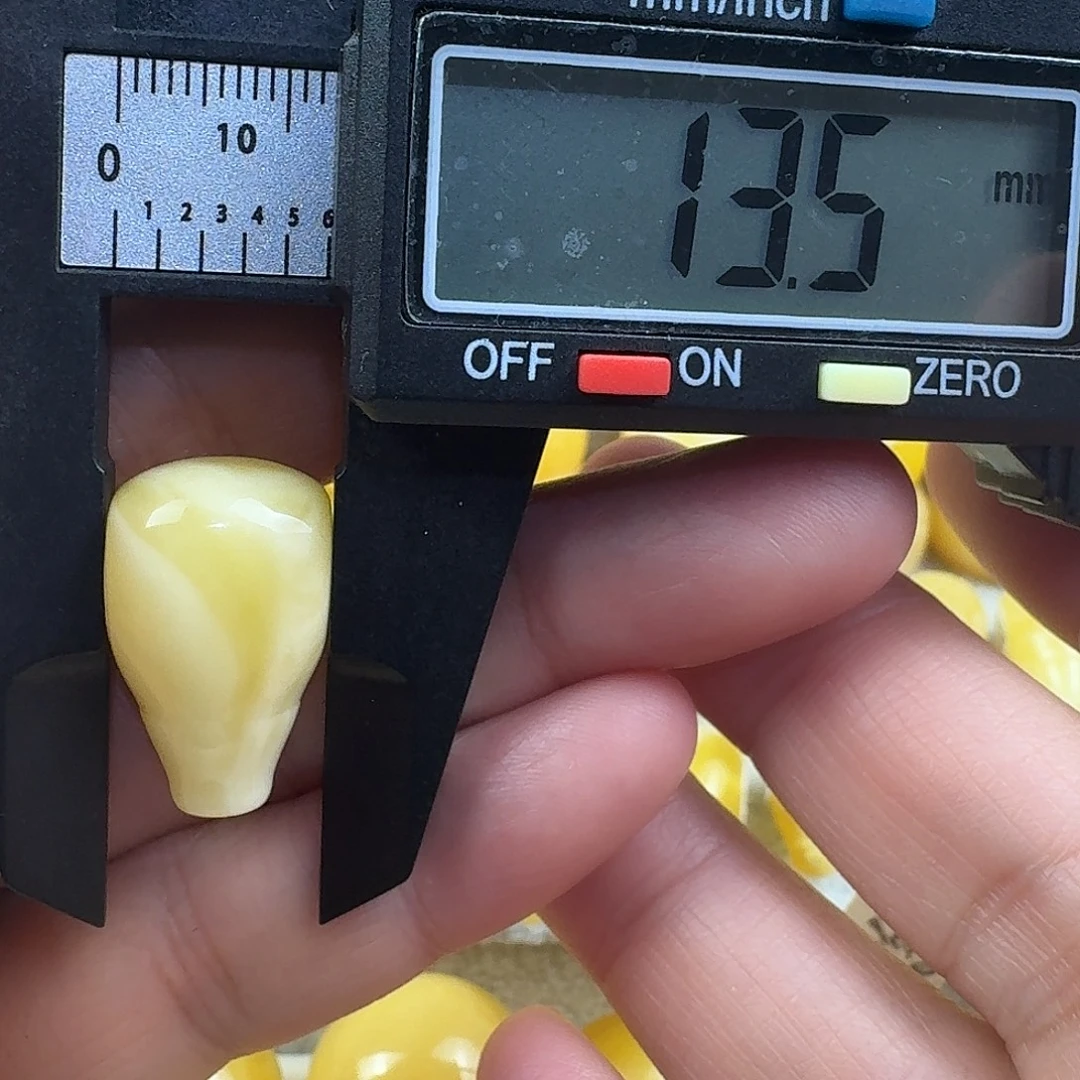 蜜蜡未镶嵌裸石23