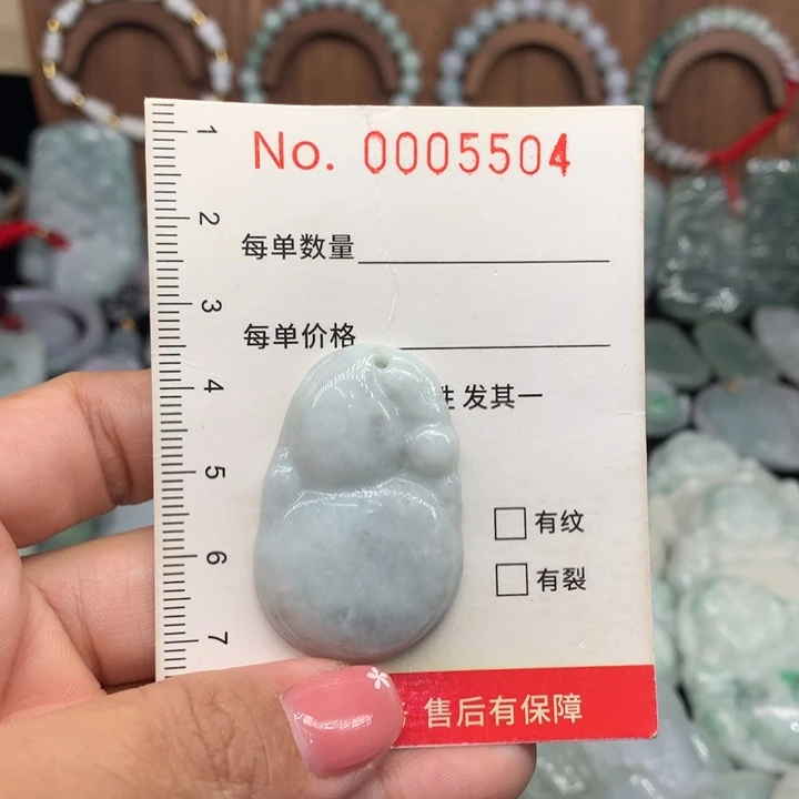 颈饰未镶嵌翡翠微瑕