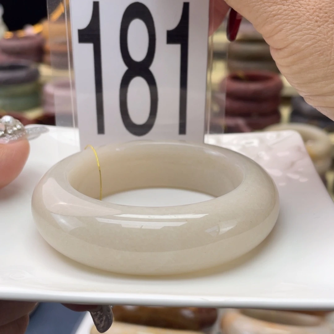 【闪购商品】石英质玉手镯未镶嵌