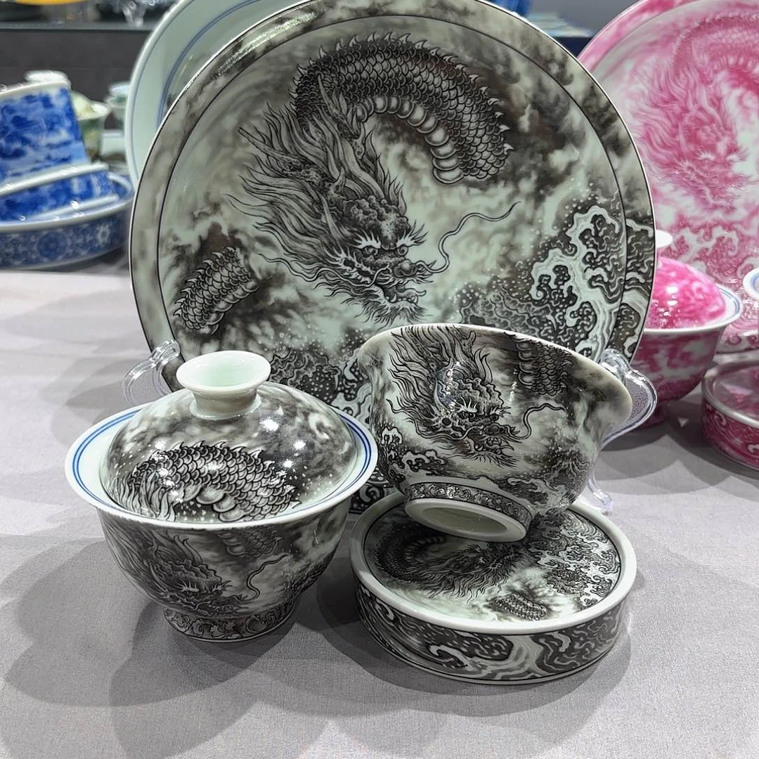 瓷片景德镇瓷器精品陈列