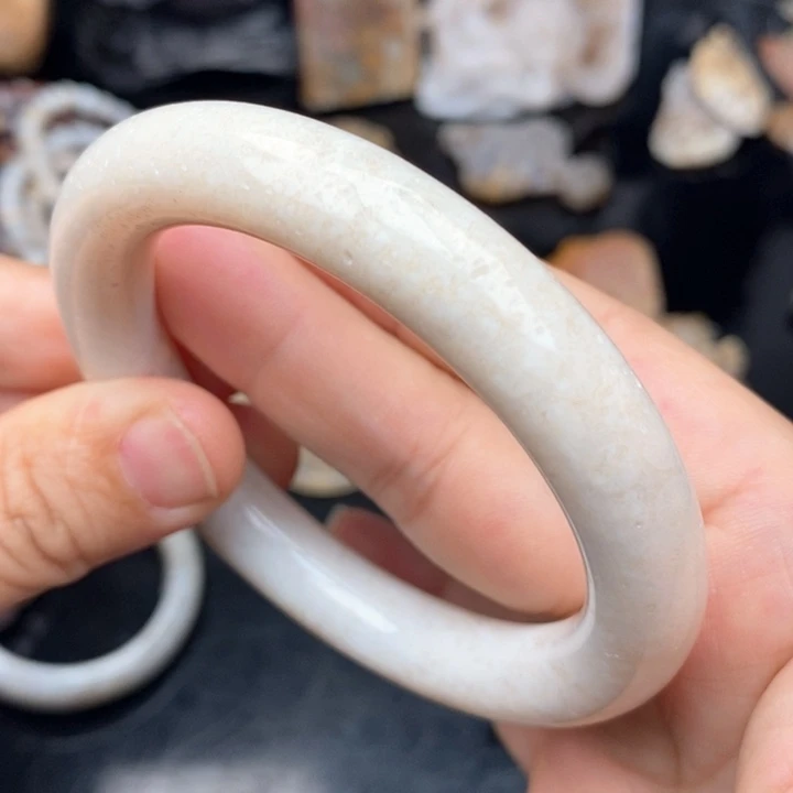 硅化珊瑚（珊瑚玉）手镯未镶嵌57