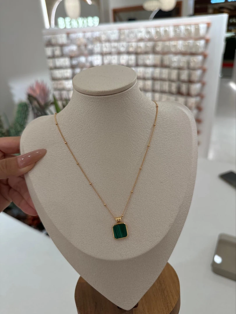 0266 时尚服装配饰