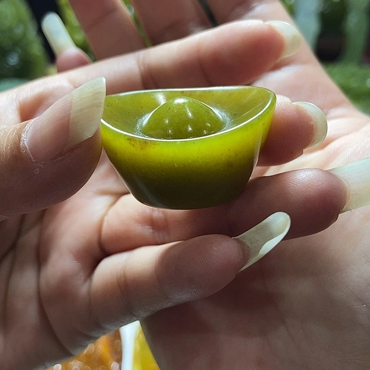 合金透闪石-蛇纹石玉珠宝奇石