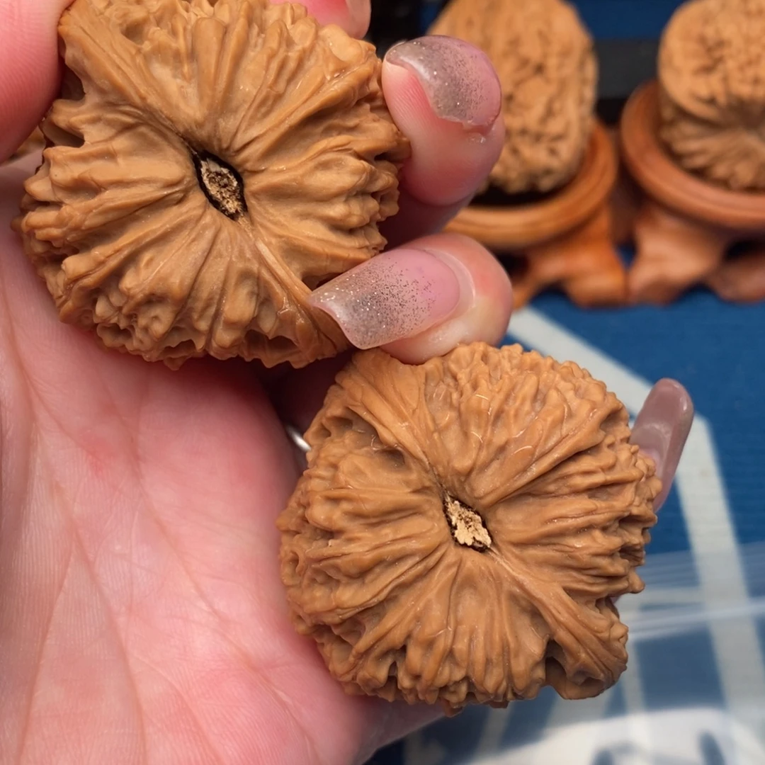 ****来吊坠文玩核桃南疆