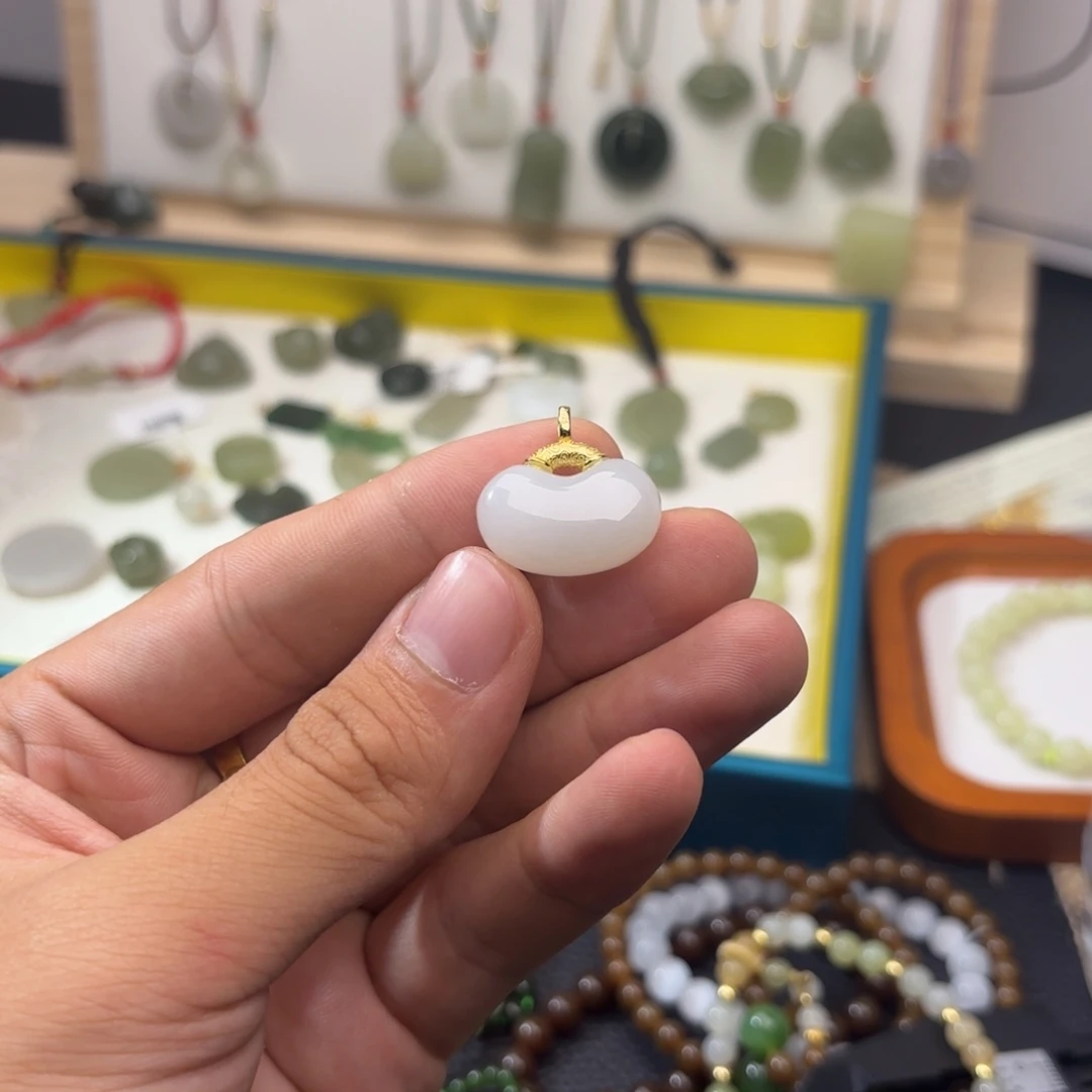 和田玉（白玉）银S925镶嵌吊坠(赠链)白玉相思豆925镶嵌