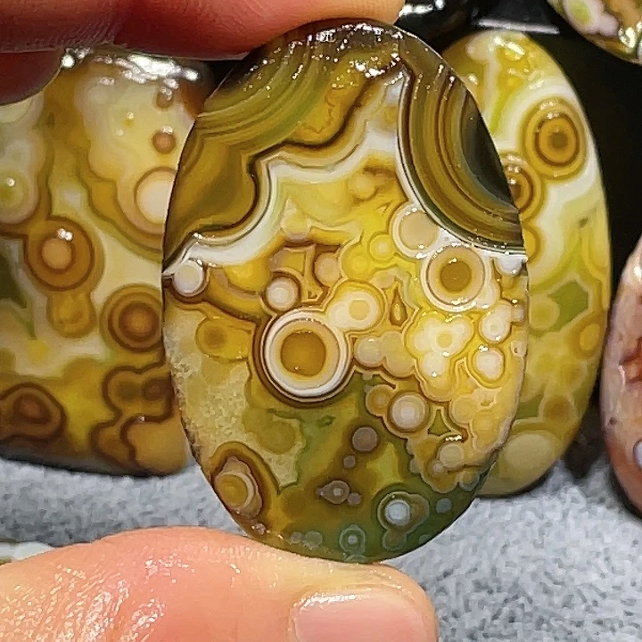 玛瑙/玉髓未镶嵌珠宝奇石