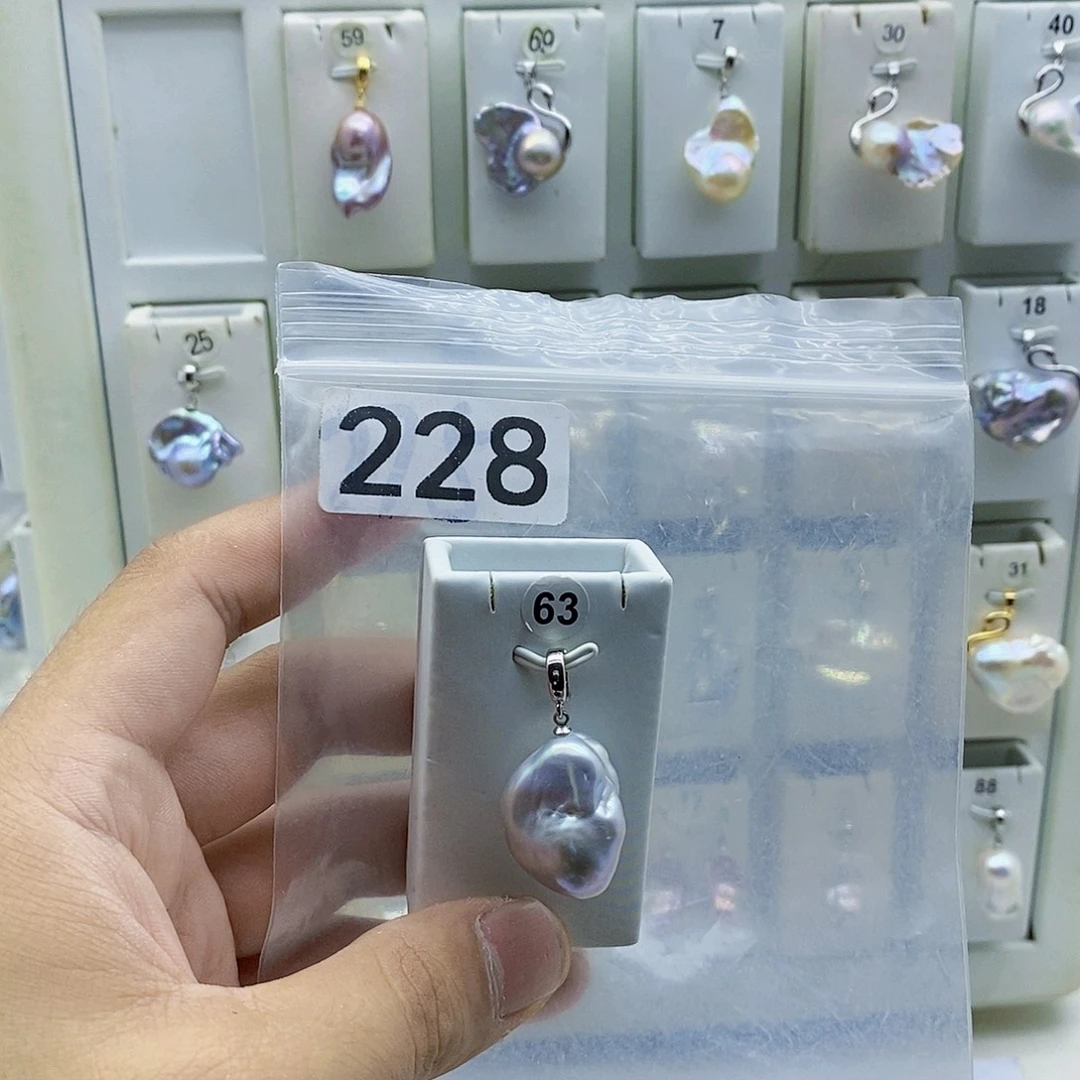 淡水珍珠颈饰合金
